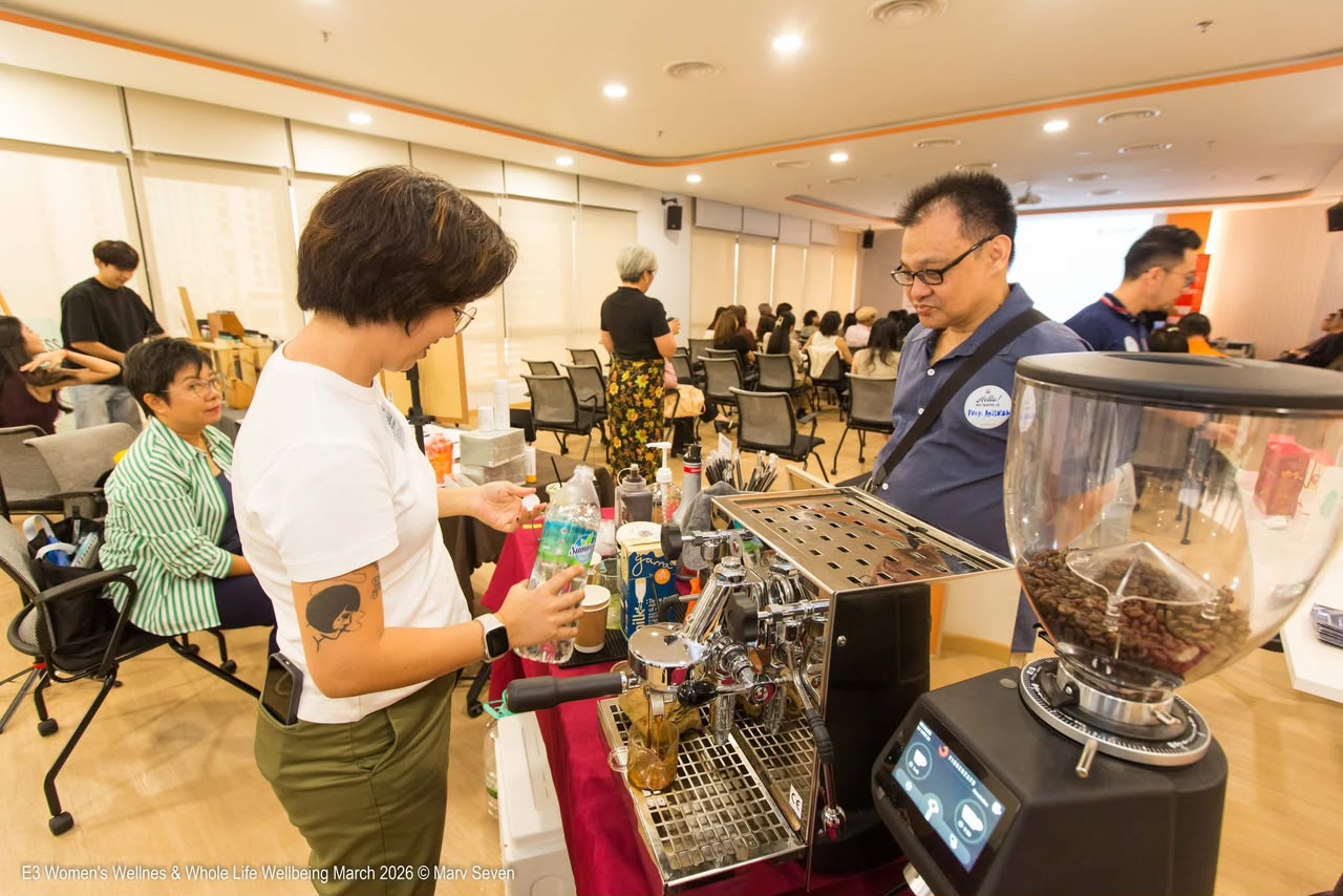 Paradices barista pulling espresso for a guest at a corporate wellness event